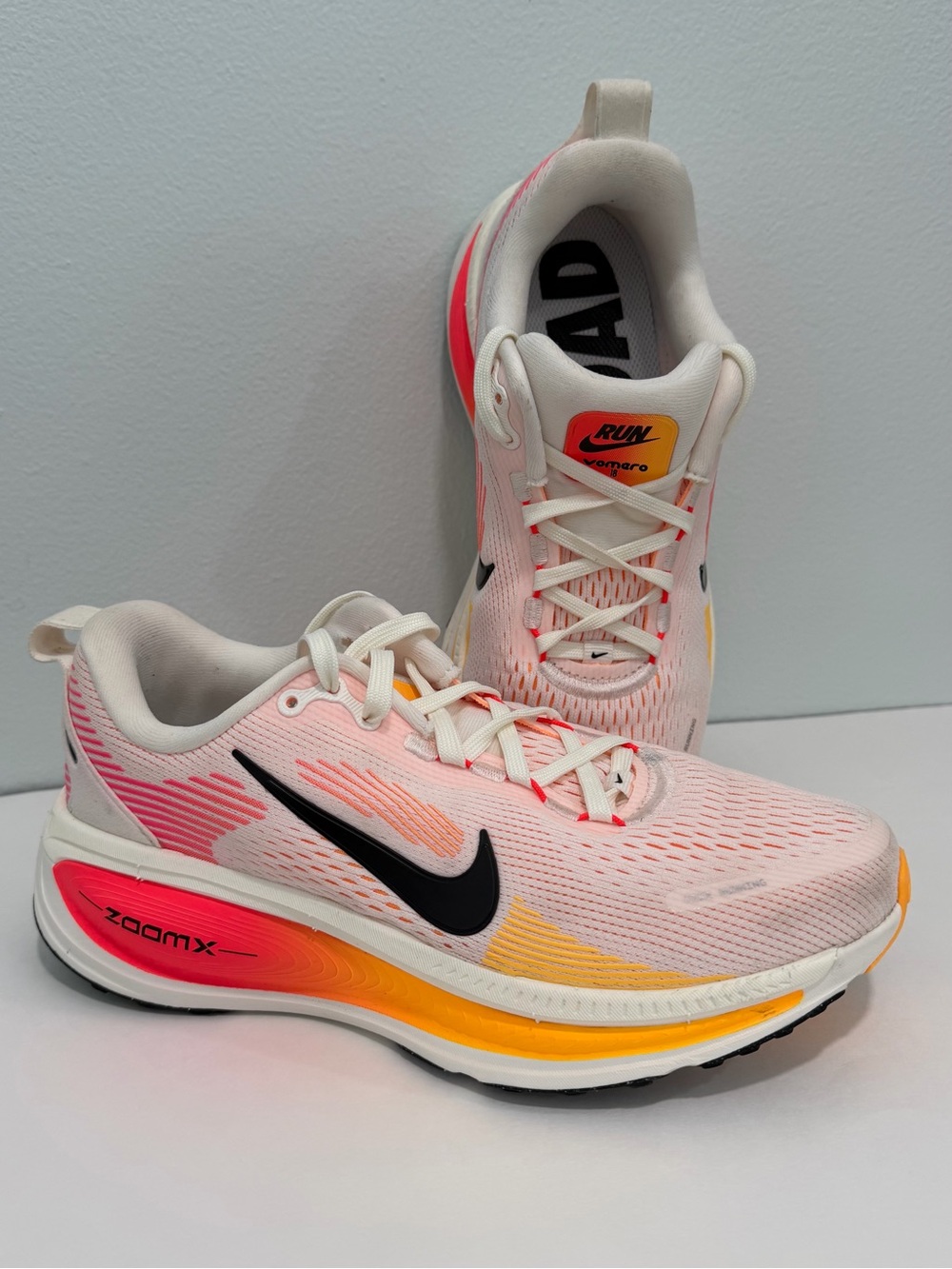 NIKE Vomero 18 Women's White Pink Orange HM6804-100 Running Mesh ZoomX Shoes (6)